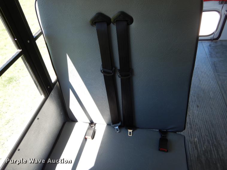 image for item DE8297 2010 Chevrolet Express G3500 school bus