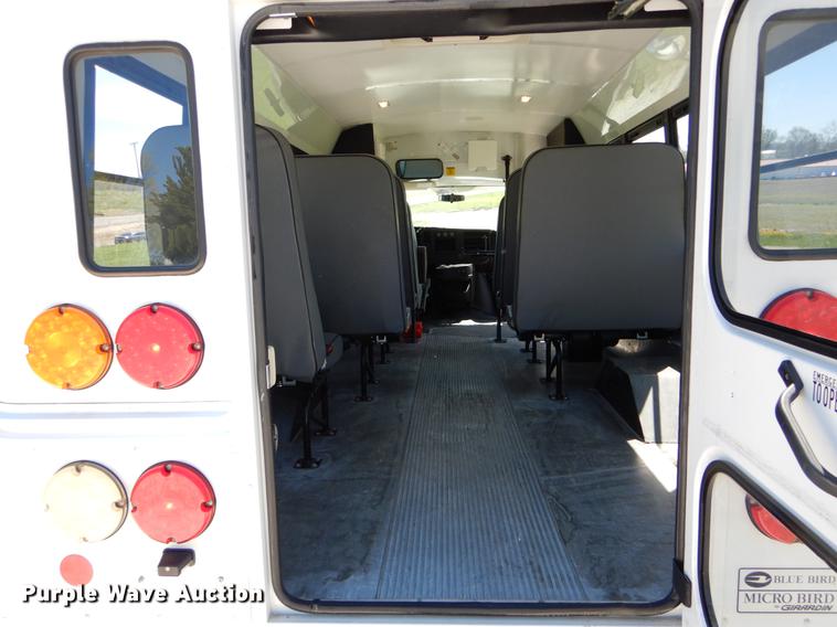image for item DE8297 2010 Chevrolet Express G3500 school bus