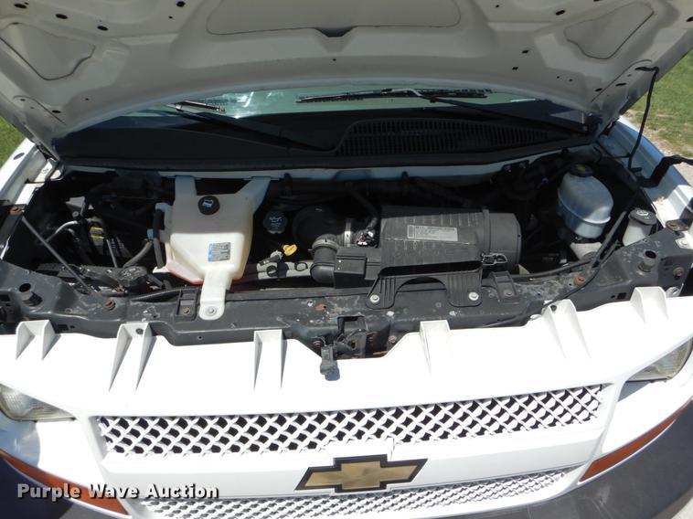 image for item DE8297 2010 Chevrolet Express G3500 school bus