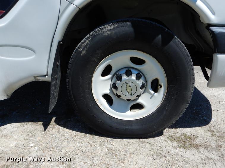 image for item DE8297 2010 Chevrolet Express G3500 school bus