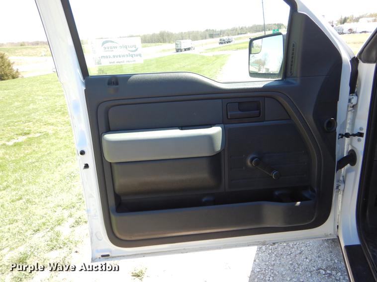 image for item DE8298 2013 Ford F150 XL pickup truck