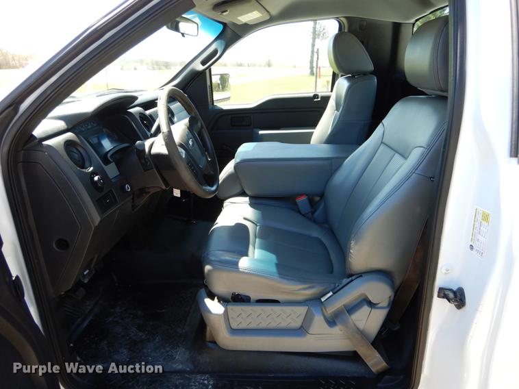 image for item DE8298 2013 Ford F150 XL pickup truck