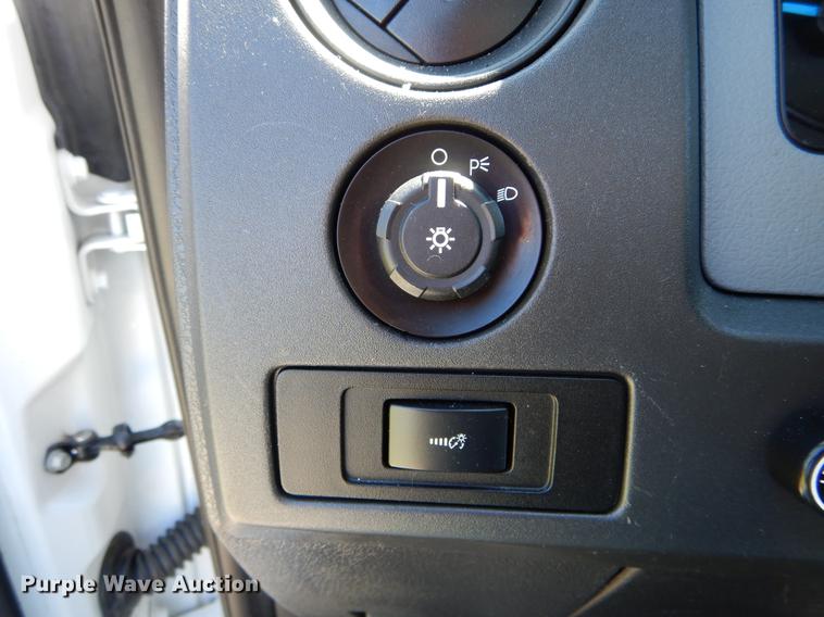 image for item DE8298 2013 Ford F150 XL pickup truck