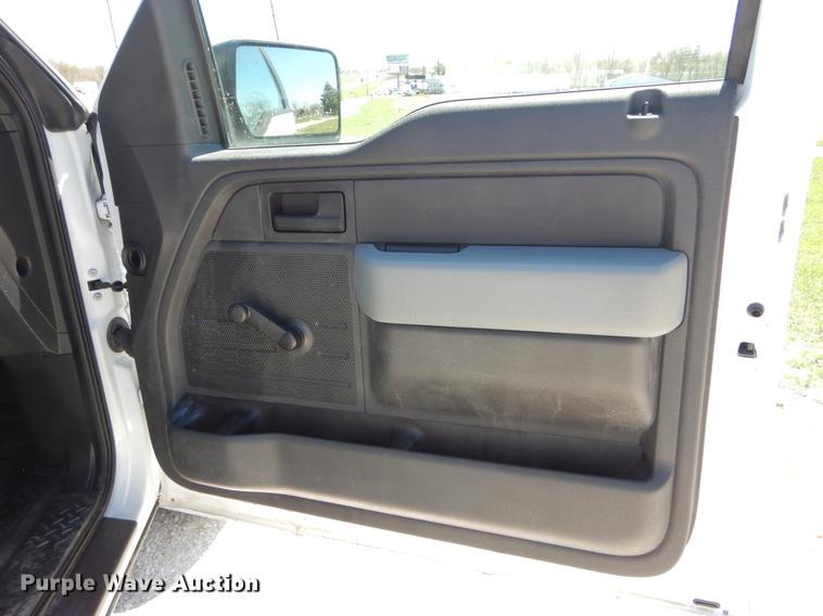 image for item DE8298 2013 Ford F150 XL pickup truck