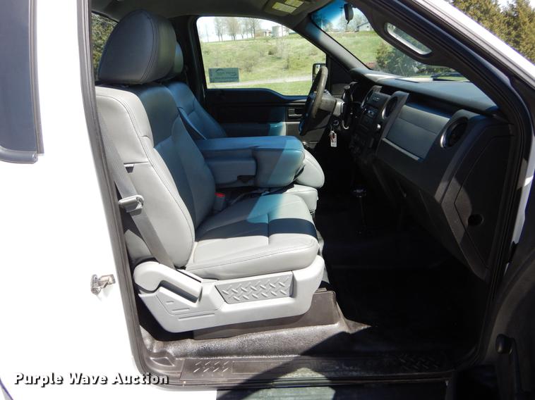 image for item DE8298 2013 Ford F150 XL pickup truck