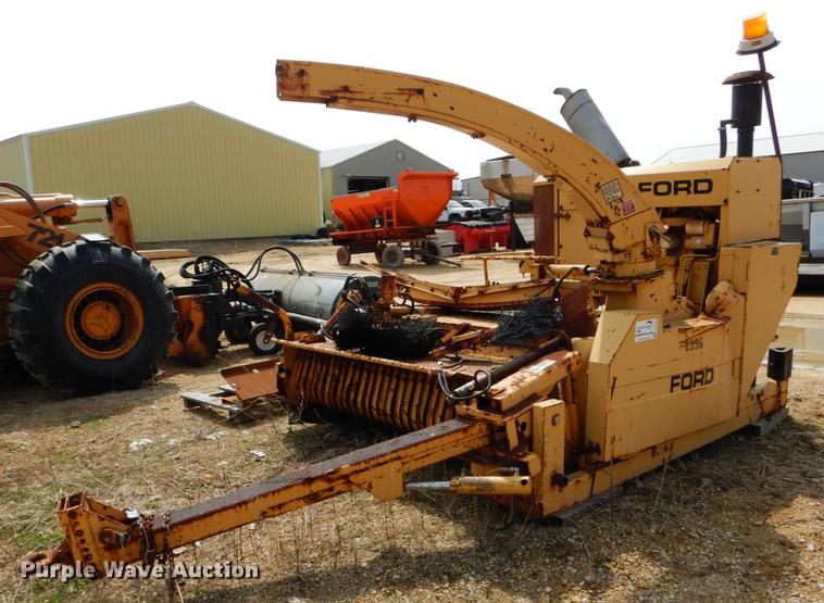 image for item DE8309 Ford 710 leaf loader