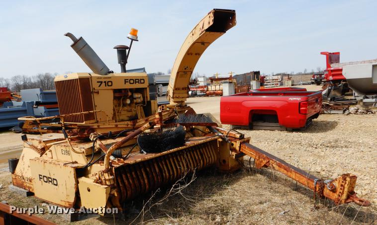 image for item DE8309 Ford 710 leaf loader