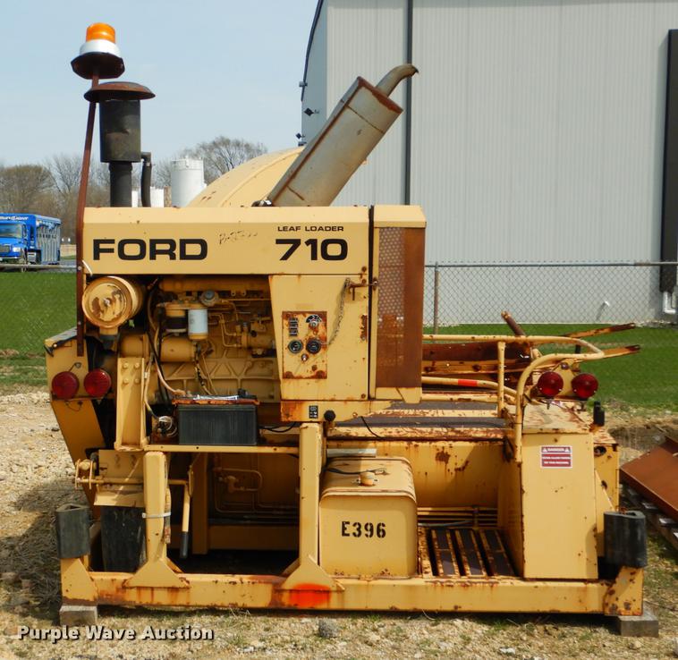 image for item DE8309 Ford 710 leaf loader