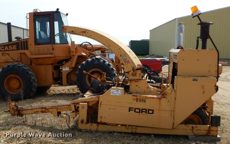 image for item DE8309 Ford 710 leaf loader