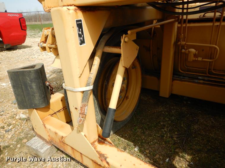 image for item DE8309 Ford 710 leaf loader
