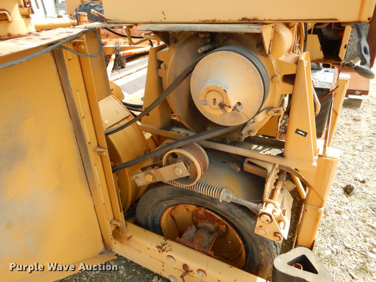 image for item DE8309 Ford 710 leaf loader