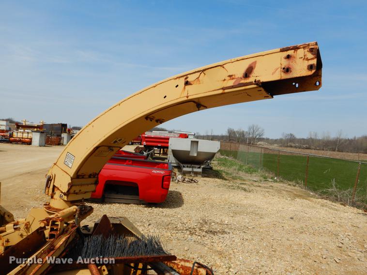 image for item DE8309 Ford 710 leaf loader