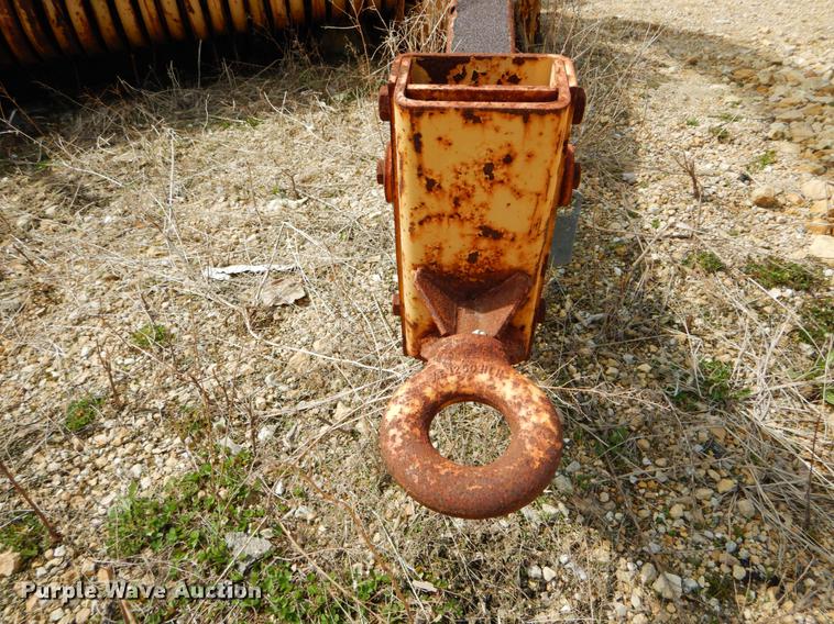 image for item DE8309 Ford 710 leaf loader