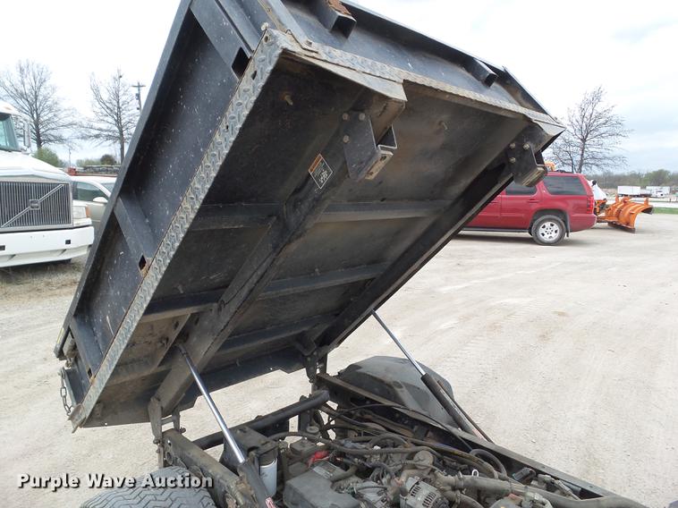 image for item DF0750 1996 Toro Workman 3200 utility vehcicle