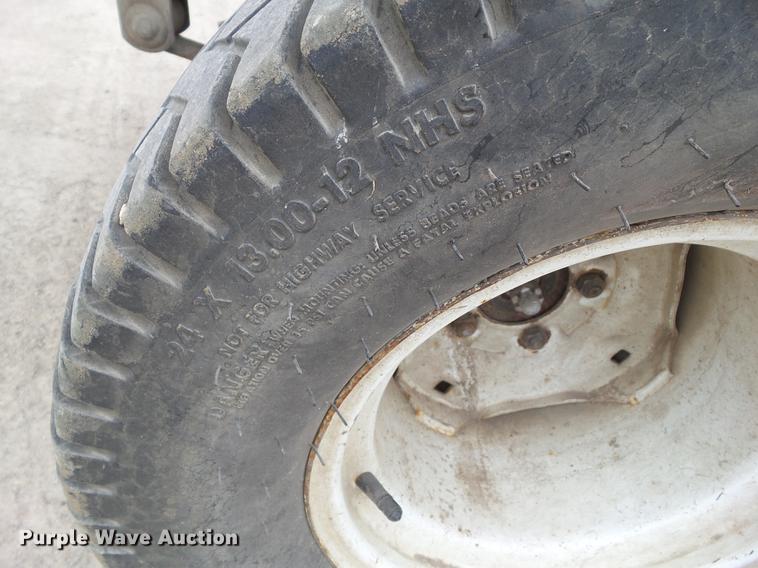 image for item DF0750 1996 Toro Workman 3200 utility vehcicle