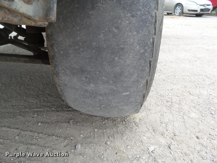 image for item DF0750 1996 Toro Workman 3200 utility vehcicle