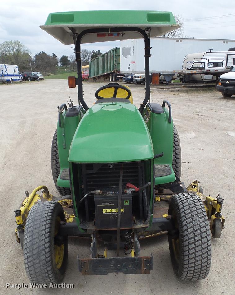 image for item DF0751 2000 John Deere 4200 tractor