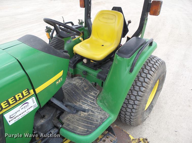 image for item DF0751 2000 John Deere 4200 tractor