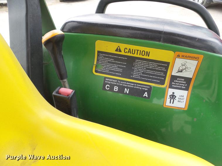 image for item DF0751 2000 John Deere 4200 tractor