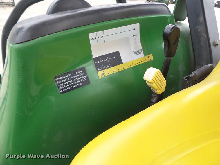 image for item DF0751 2000 John Deere 4200 tractor