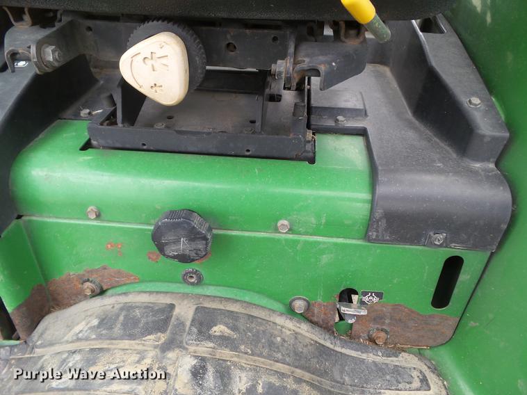 image for item DF0751 2000 John Deere 4200 tractor