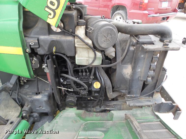 image for item DF0751 2000 John Deere 4200 tractor