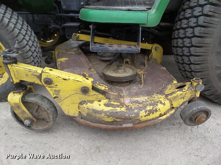 image for item DF0751 2000 John Deere 4200 tractor