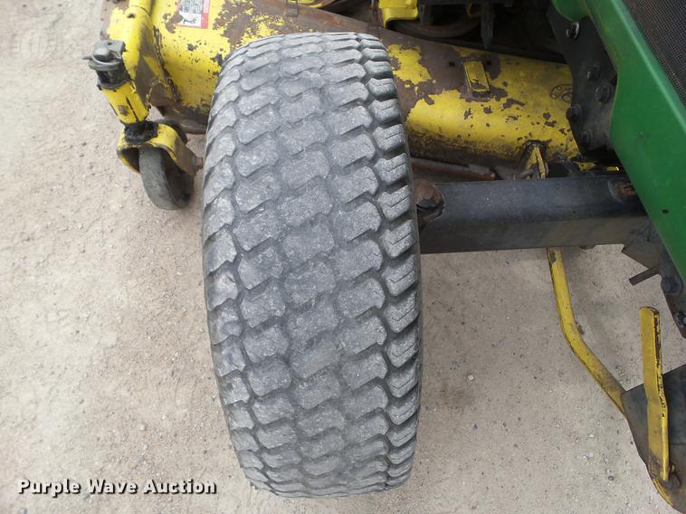 image for item DF0751 2000 John Deere 4200 tractor