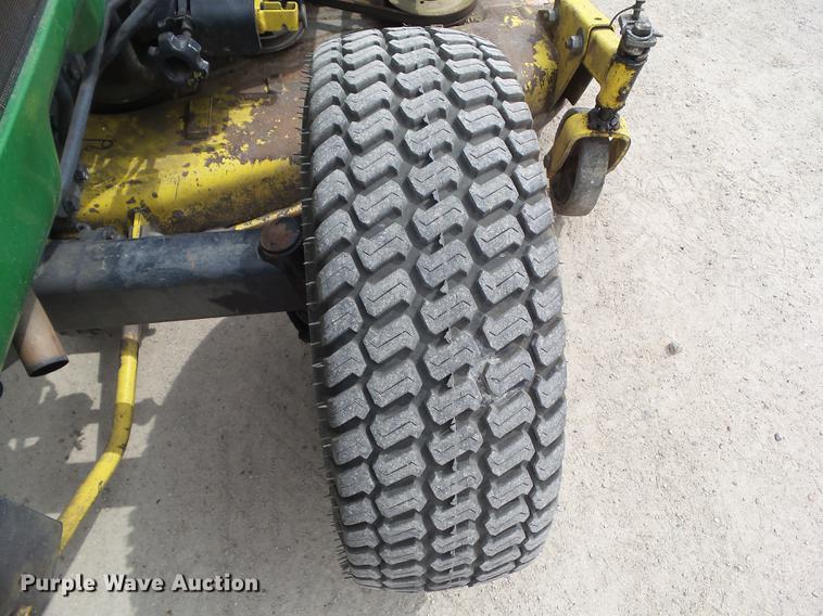 image for item DF0751 2000 John Deere 4200 tractor