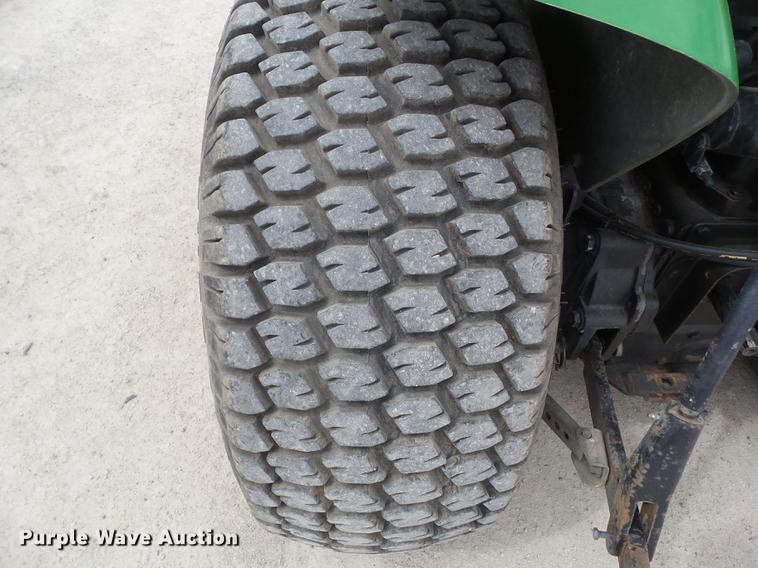 image for item DF0751 2000 John Deere 4200 tractor