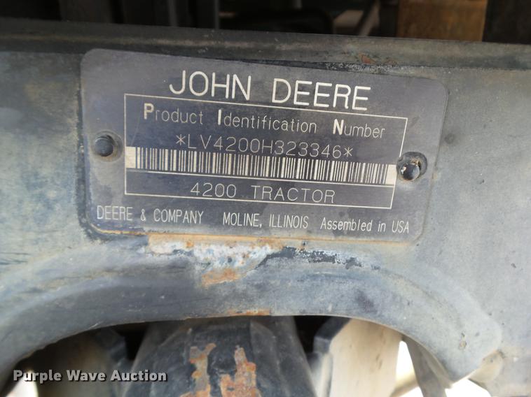 image for item DF0751 2000 John Deere 4200 tractor