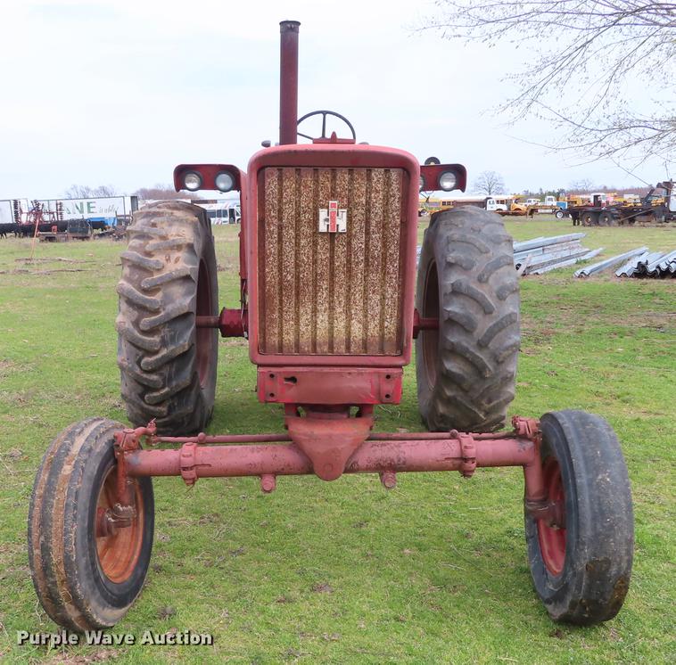 image for item DF1349 Farmall  706 tractor