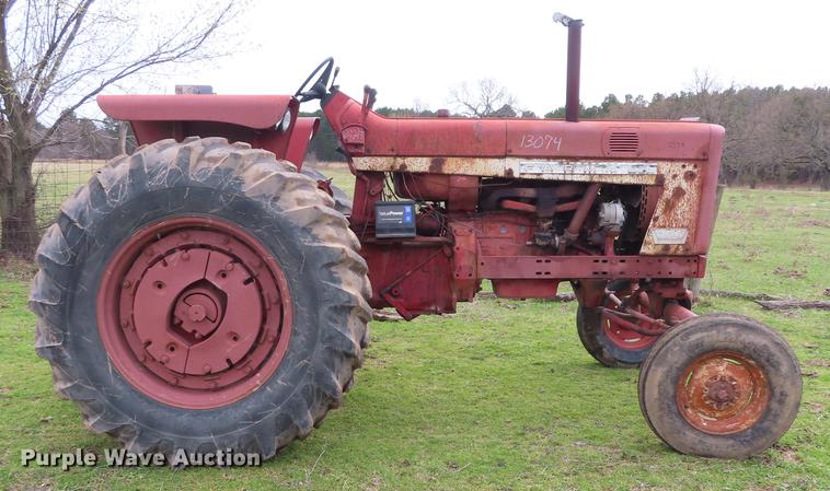 image for item DF1349 Farmall  706 tractor