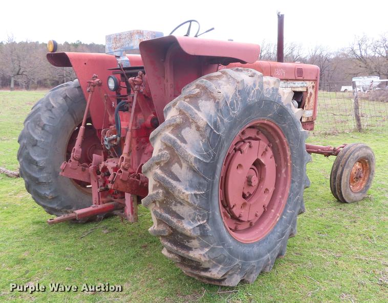 image for item DF1349 Farmall  706 tractor