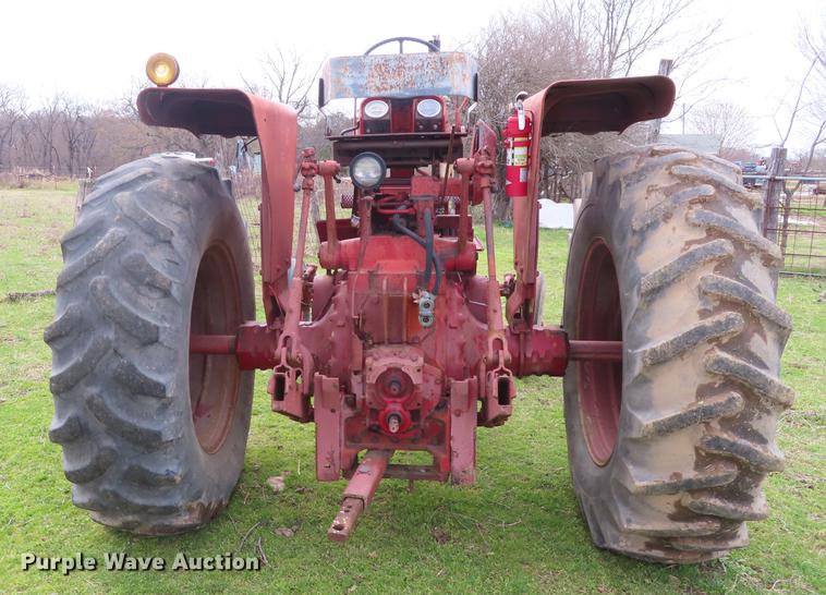 image for item DF1349 Farmall  706 tractor