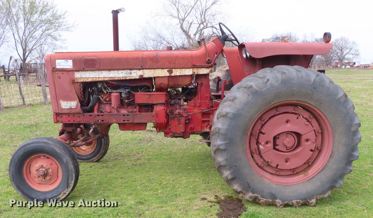 image for item DF1349 Farmall  706 tractor