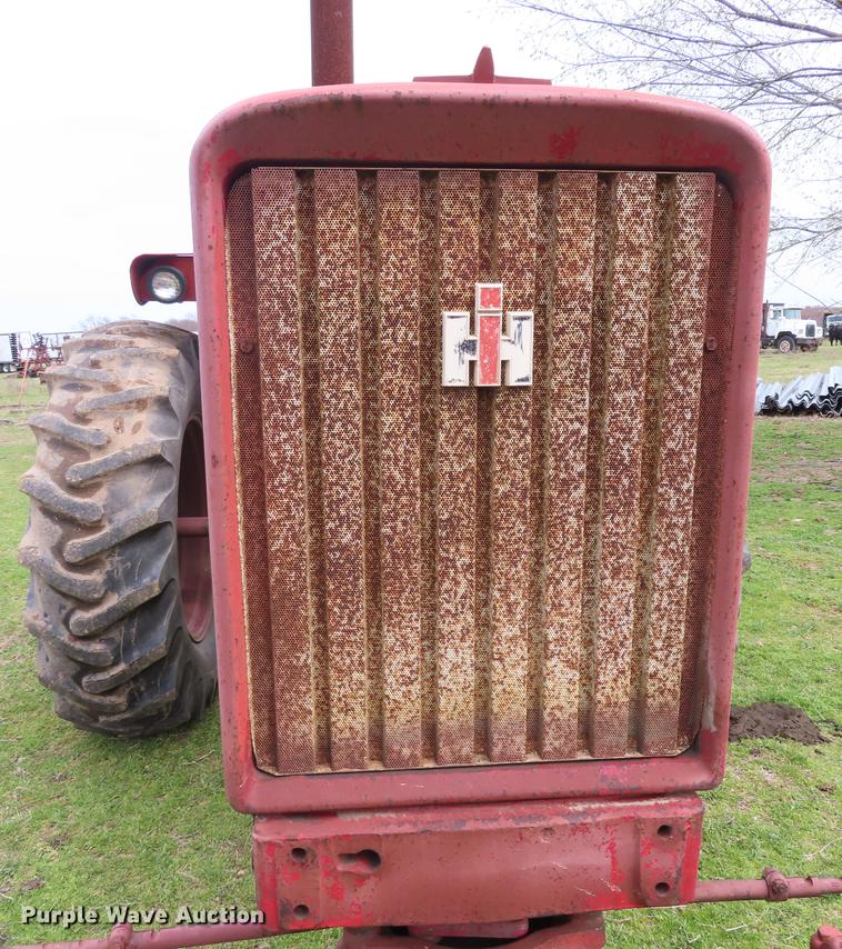 image for item DF1349 Farmall  706 tractor