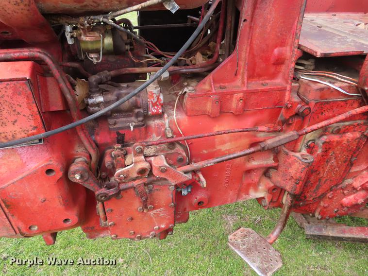 image for item DF1349 Farmall  706 tractor