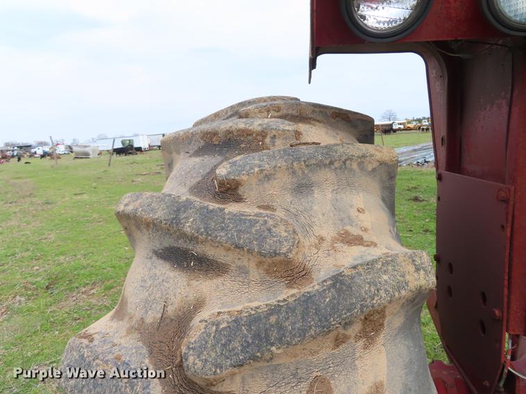 image for item DF1349 Farmall  706 tractor