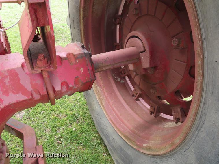 image for item DF1349 Farmall  706 tractor