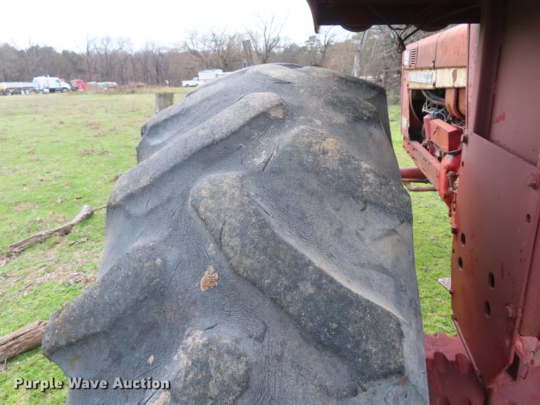 image for item DF1349 Farmall  706 tractor