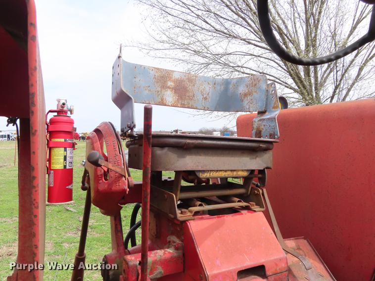 image for item DF1349 Farmall  706 tractor