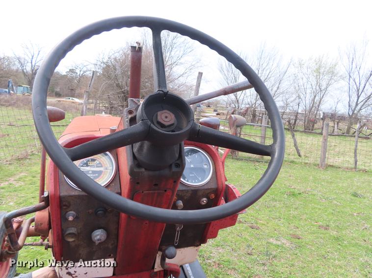 image for item DF1349 Farmall  706 tractor