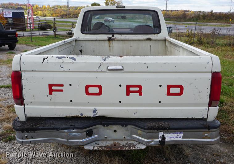 image for item DF1570 1991 Ford F250 SuperCab pickup truck