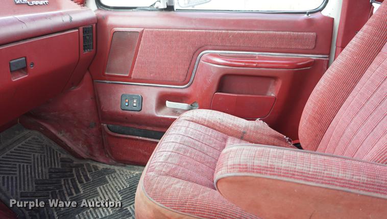 image for item DF1570 1991 Ford F250 SuperCab pickup truck
