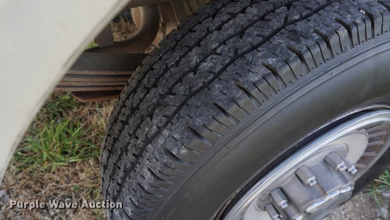 image for item DF1570 1991 Ford F250 SuperCab pickup truck