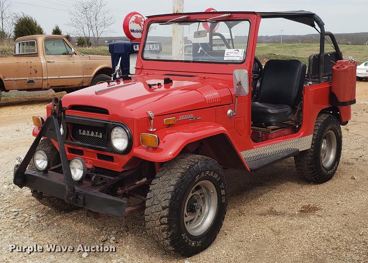 image for item DF3414 1971 Toyota Land Cruiser SUV