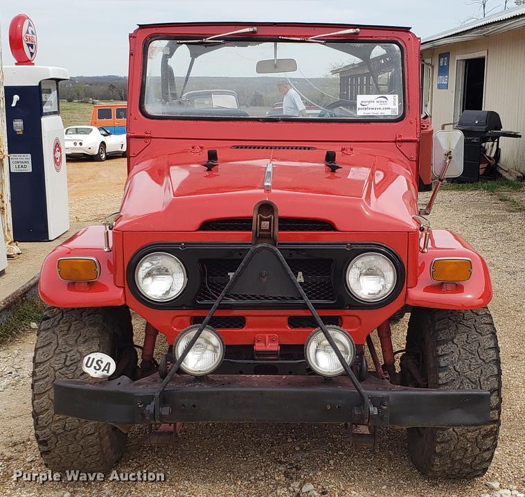 image for item DF3414 1971 Toyota Land Cruiser SUV