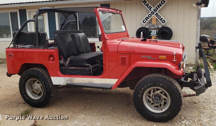 image for item DF3414 1971 Toyota Land Cruiser SUV