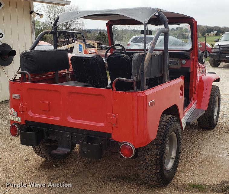 image for item DF3414 1971 Toyota Land Cruiser SUV